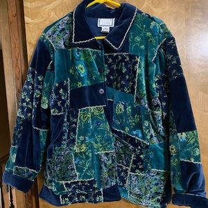 Vintage April Cornell women’s size S/M velour jacket. Navy/green velour patches.